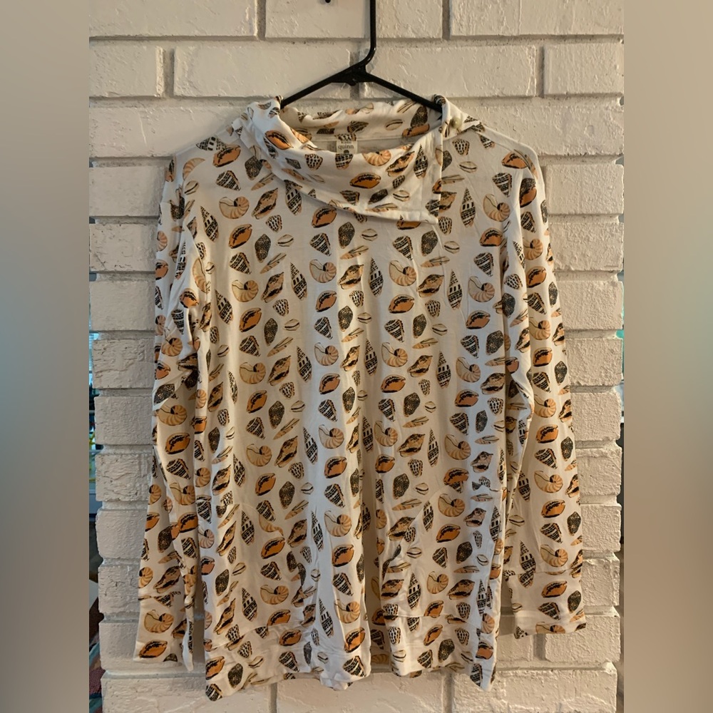 kate quinn mama lounge top